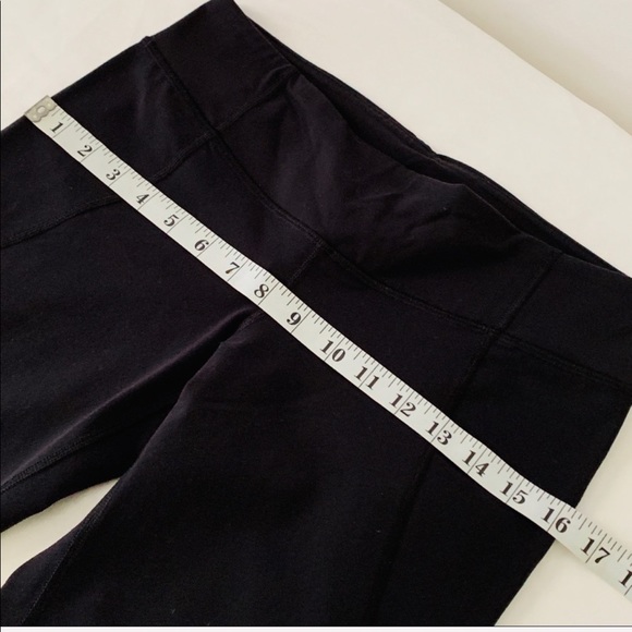 Lululemon Capri crop leggings Tadasana with back slit Sz 8 black - Picture 14 of 16